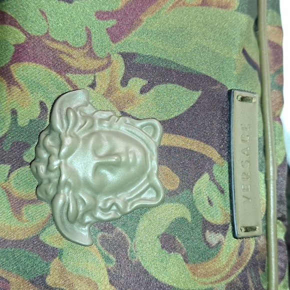 Versace NWTs Khaki Multicolor La Medusa Baroccoflage-Print Belt Bag - Picture 3 of 15